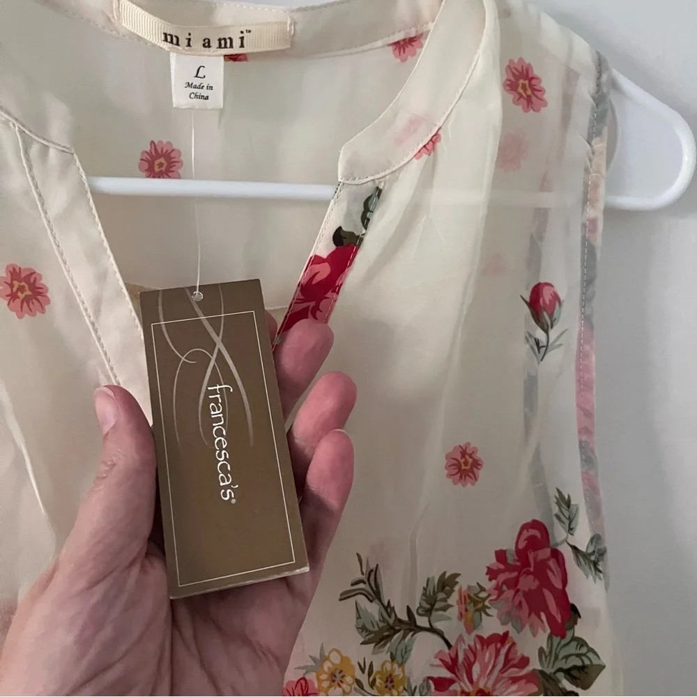 Mi Ami Francesca’s Floral Sleeveless Blouse Size Large Cream Multicolor - Picture 4 of 9